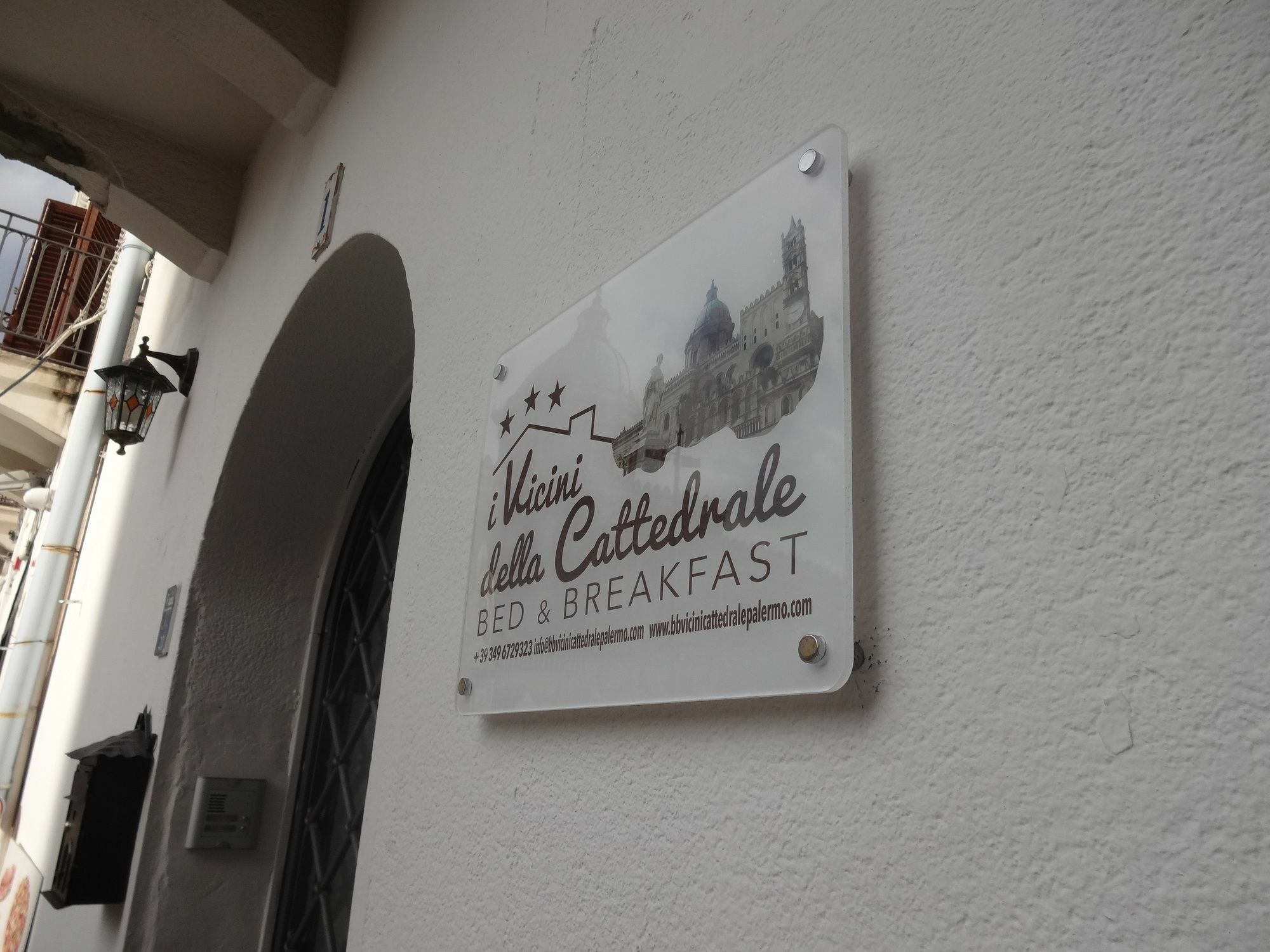 I Vicini Della Cattedrale Bed and Breakfast Palermo Exteriör bild