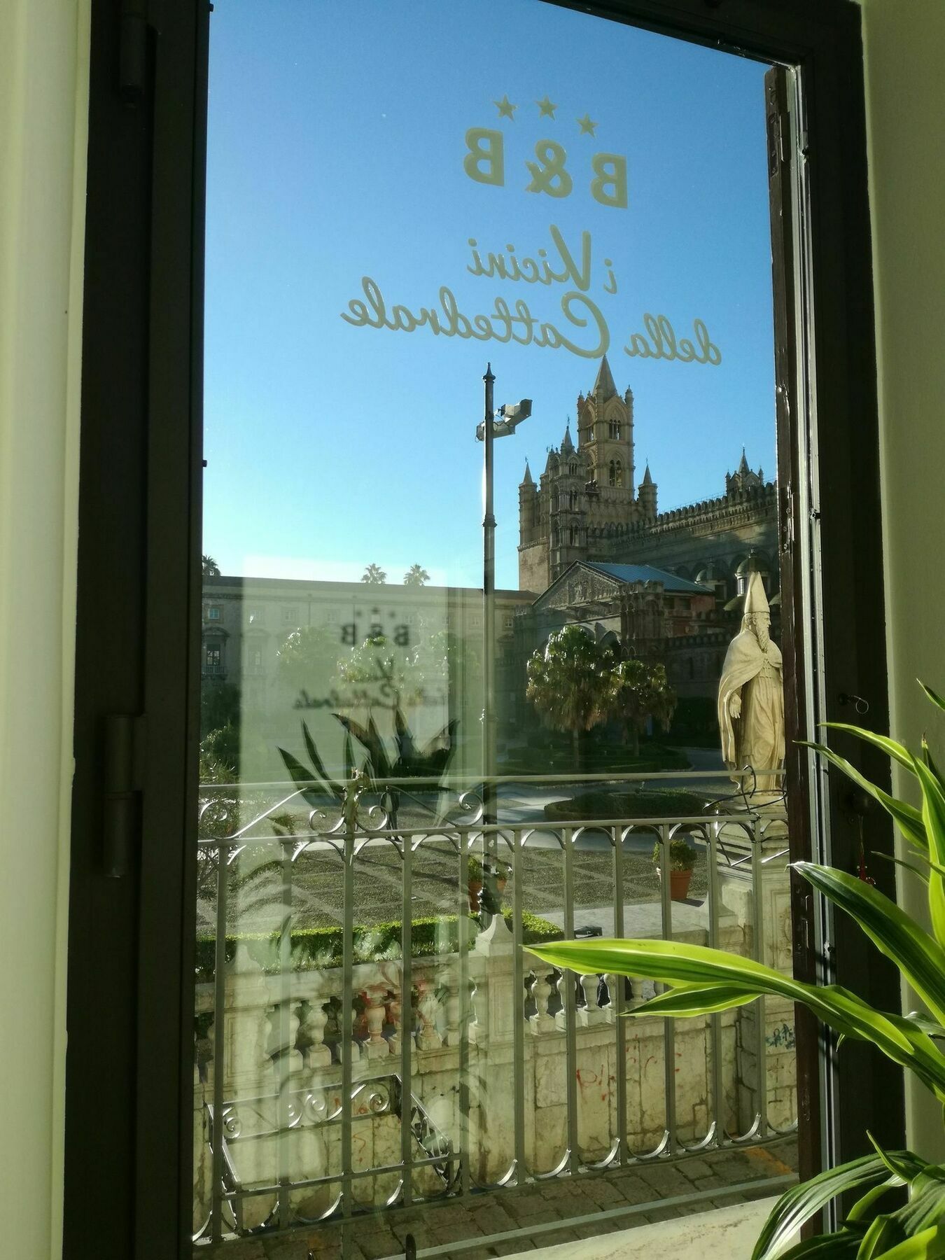 I Vicini Della Cattedrale Bed and Breakfast Palermo Exteriör bild