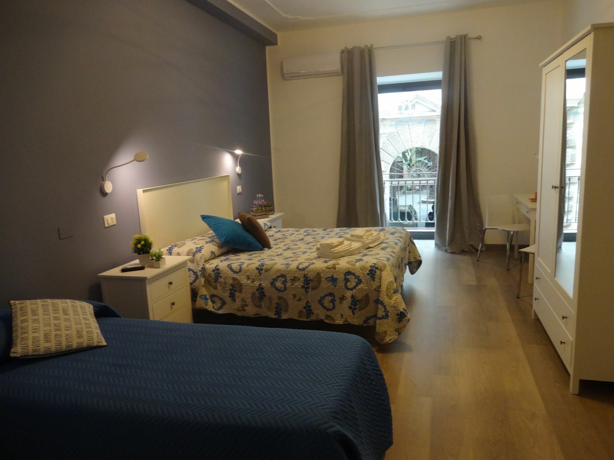 I Vicini Della Cattedrale Bed and Breakfast Palermo Exteriör bild