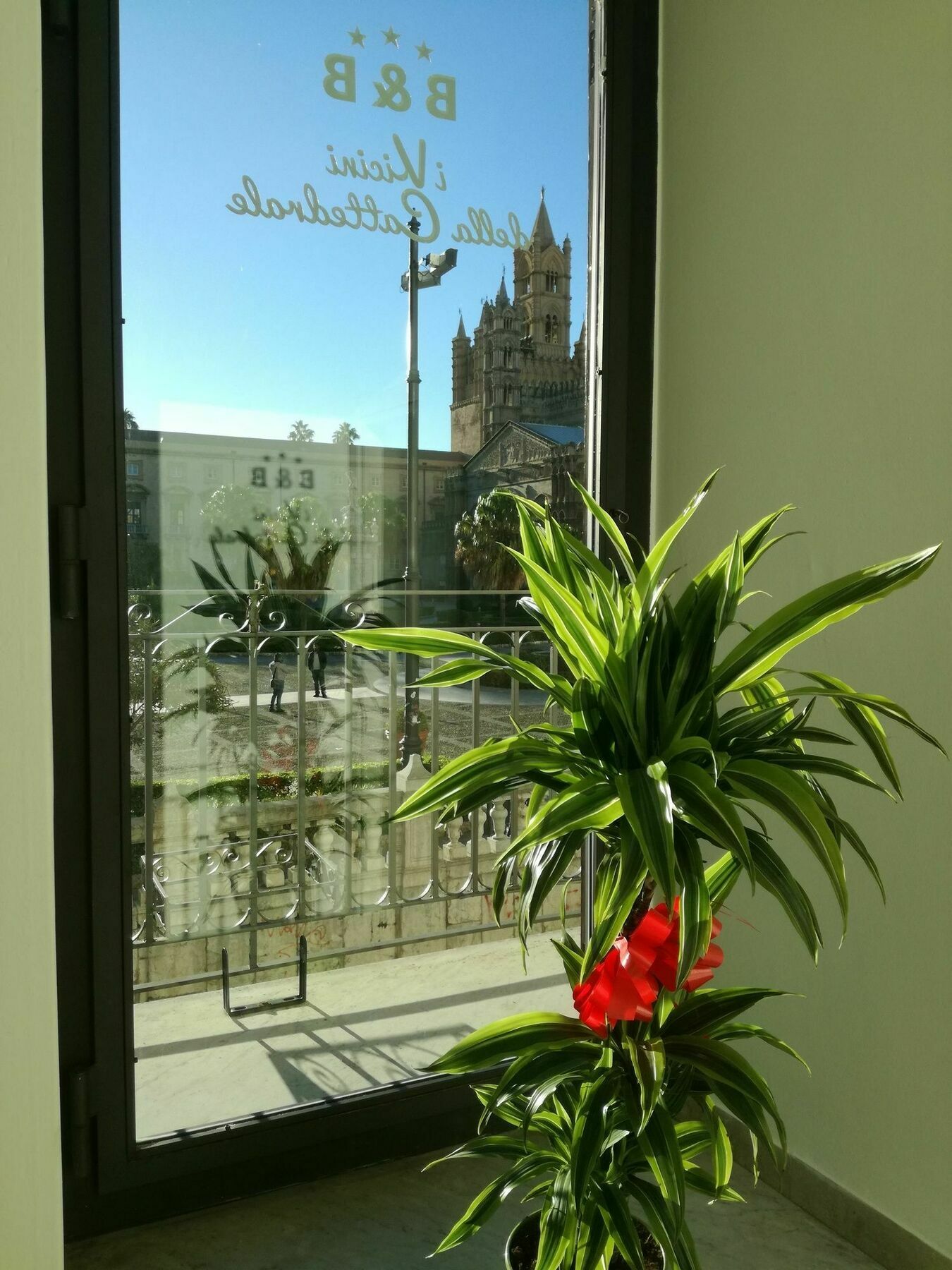 I Vicini Della Cattedrale Bed and Breakfast Palermo Exteriör bild