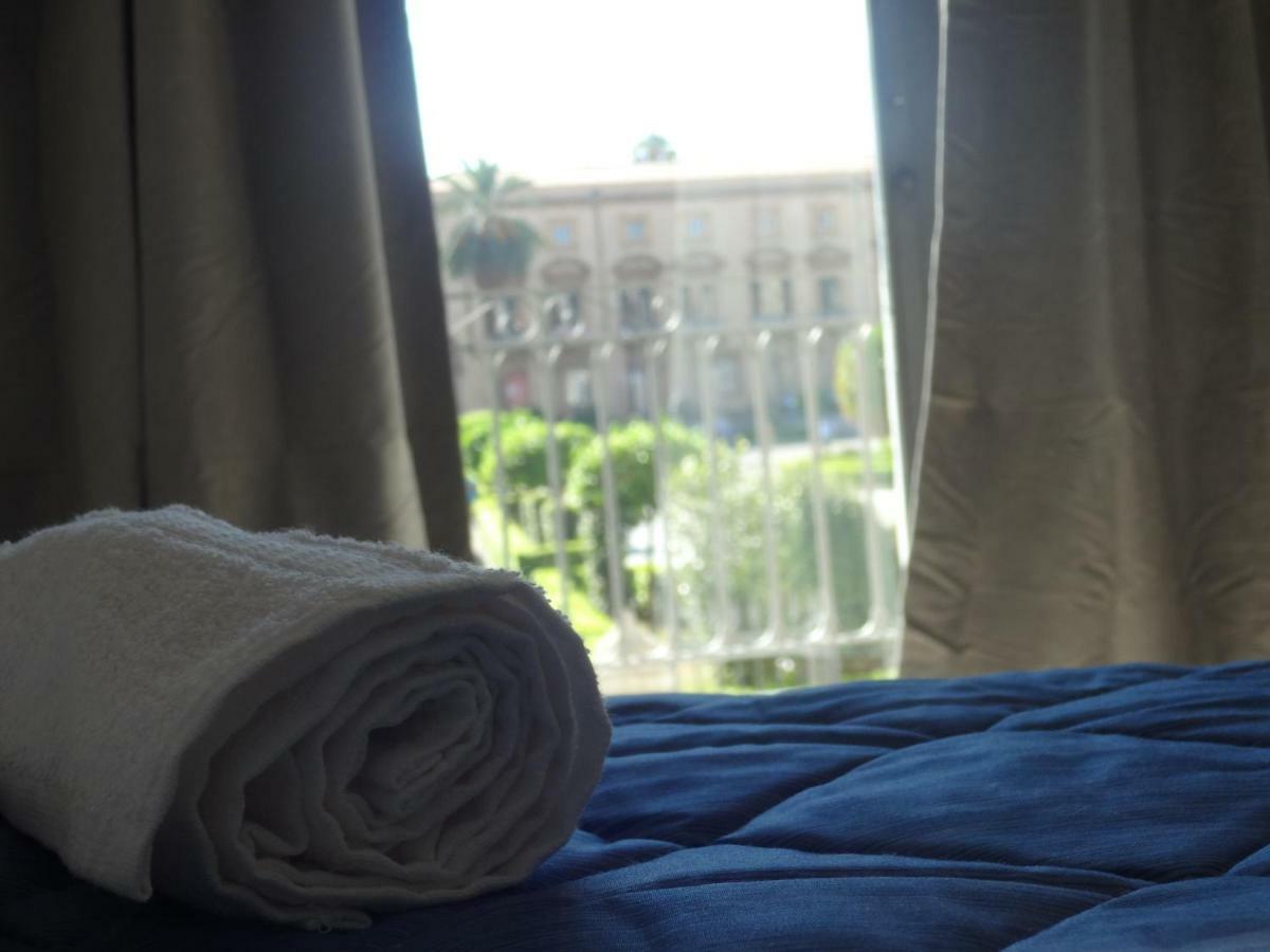 I Vicini Della Cattedrale Bed and Breakfast Palermo Exteriör bild