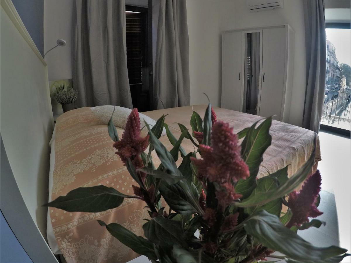 I Vicini Della Cattedrale Bed and Breakfast Palermo Exteriör bild
