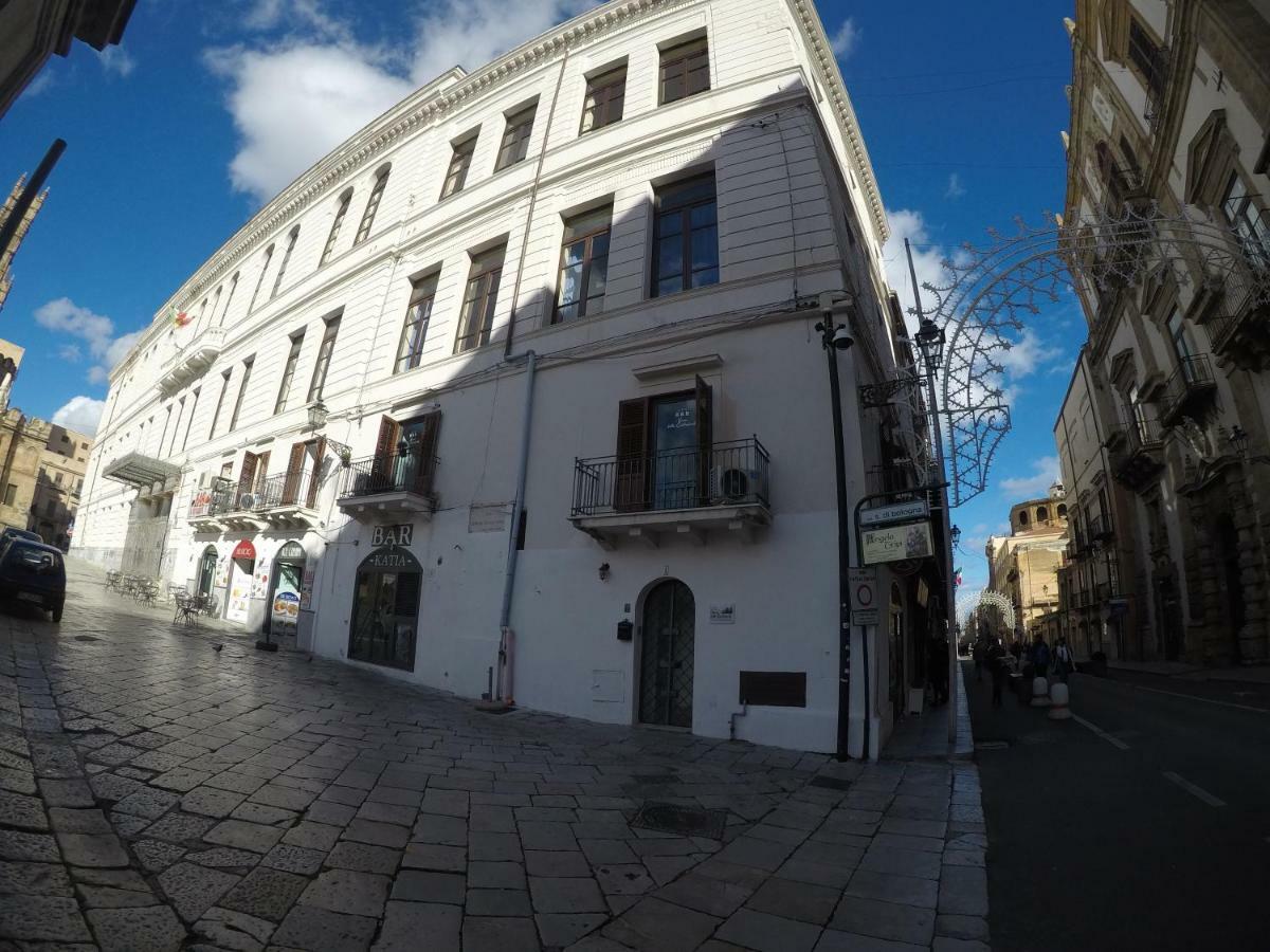 I Vicini Della Cattedrale Bed and Breakfast Palermo Exteriör bild